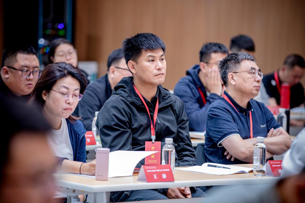 跨越两千多公里