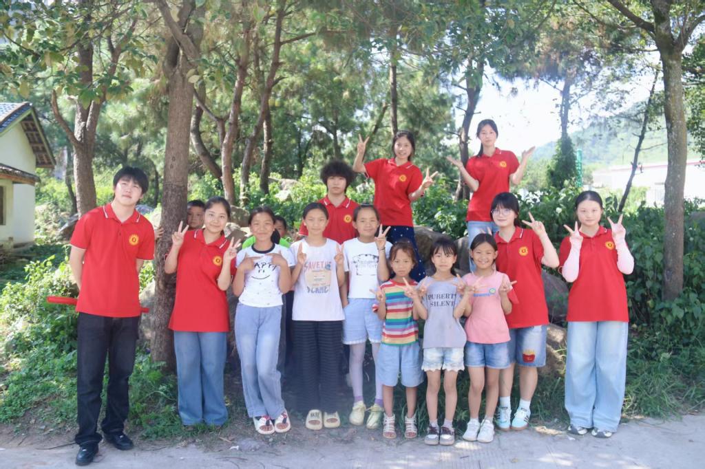 教师党支部书记杨韵